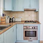 Arlene By Hello Homes *