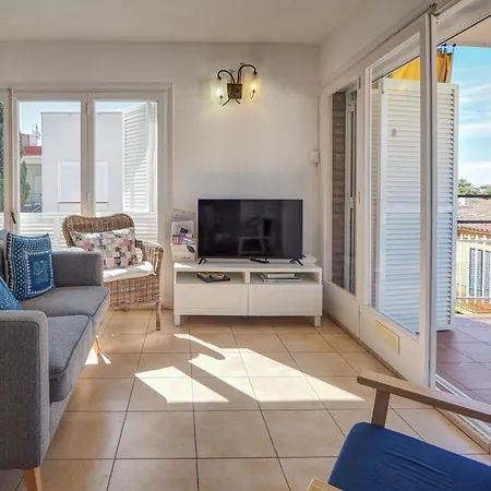 Arlene By Hello Homes סיטגס