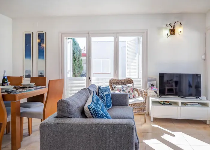 Arlene By Hello Homes